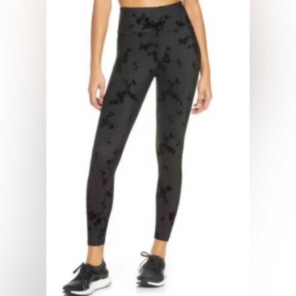 Soul cycle floral velvet leggings small
